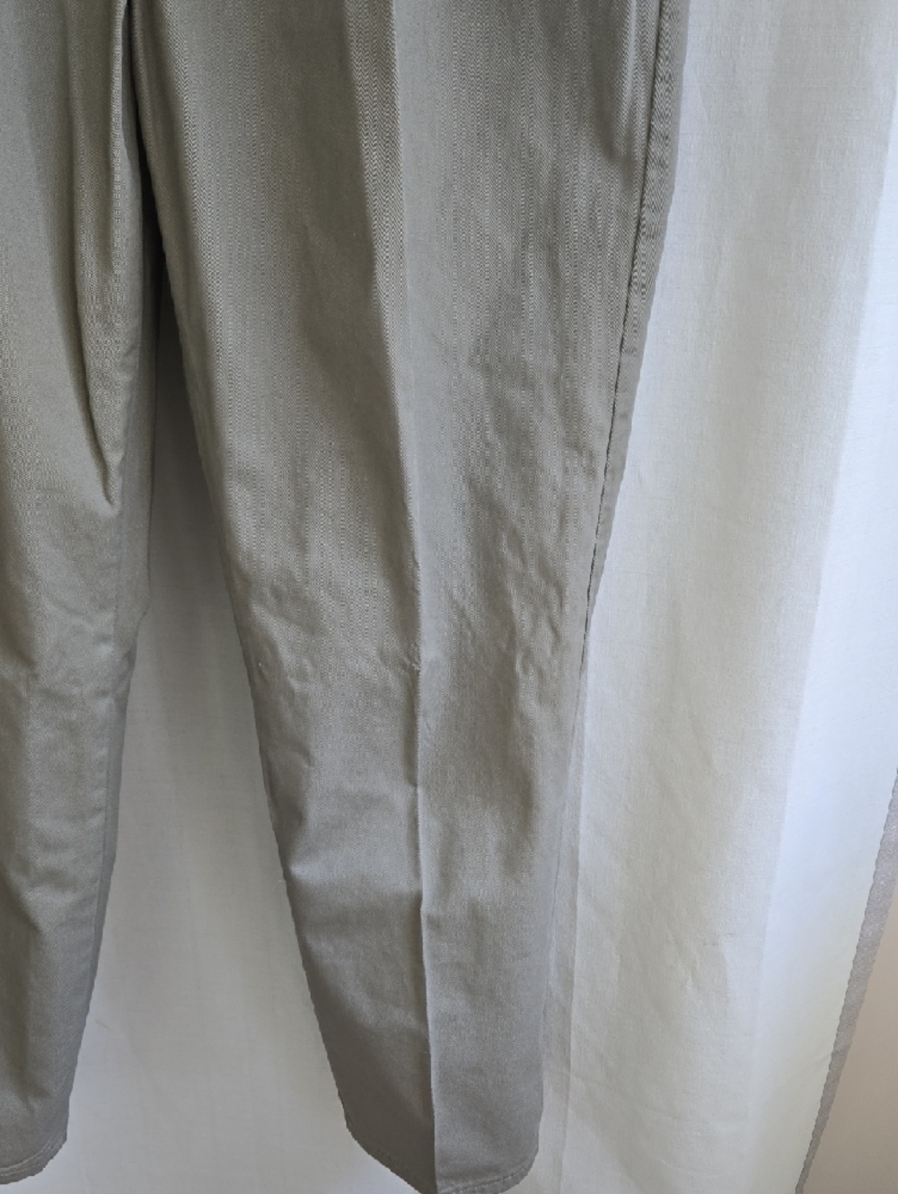 Men's Pleated Chino Pants in Light Taupe - Classic Straight - Picture 3 of 10